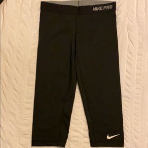 Nike Pro Dri-Fit Fitted Training Capris - Black M